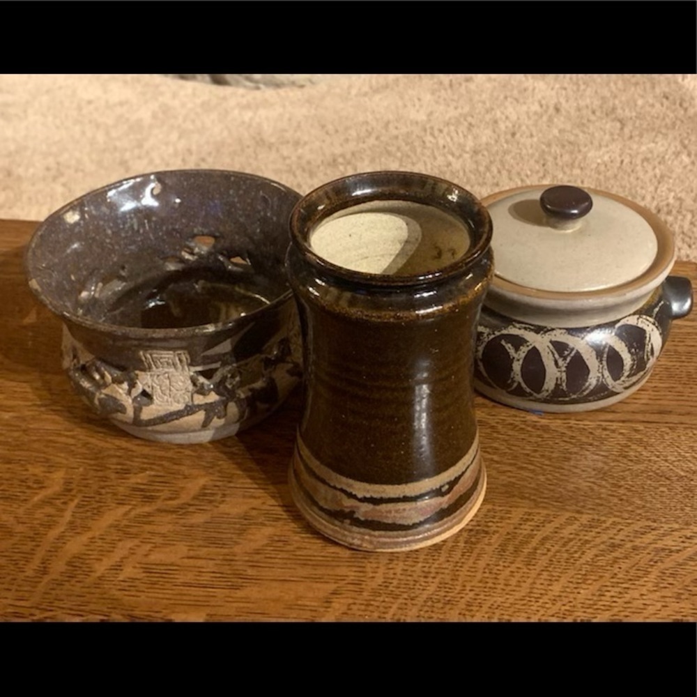 POTTERY/ LOT / EARTH TONE/ 3 piece beautiful pottery pieces. Selling as bundle